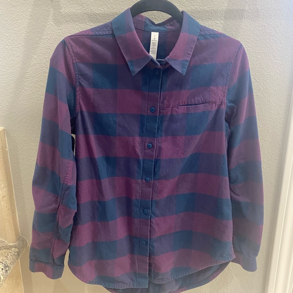 Lulu lemon button down flannel shirt. Size 6